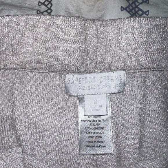 Barefoot Dreams Gray CCUL shorts - Picture 3 of 6